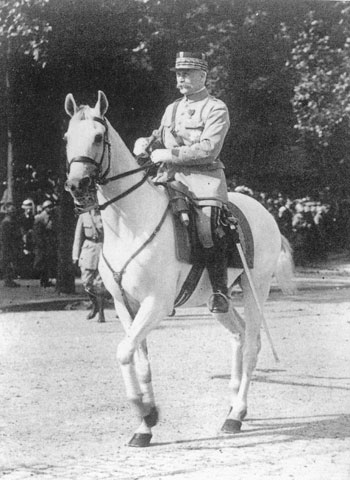 Pétain au défilé de la Victoire