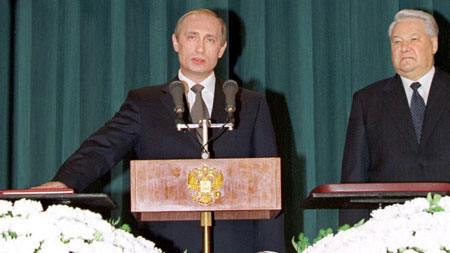 Vladmir Poutine prête serment le 7 mai 2000.