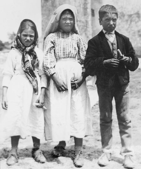 Lucie, Francois et Jacinthe le 13 juillet 1917