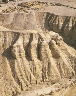 Grottes et Monastère de Qumrân