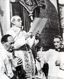 Pie XII promulguant le dogme de l'Assomption de la Vierge Marie