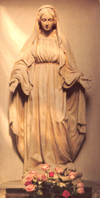 Vierge du cloître de Lisieux