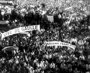 Foule à Alger le 15 mai 1958