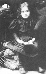 Édith à trois ans.