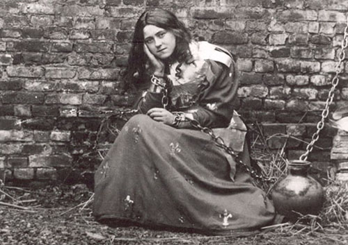 sainte Thérèse dans le rôle de sainte Jeanne d'Arc prisonnière
