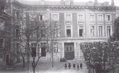 façade intérieure du Pensionnat des Bénédictines de Lisieux