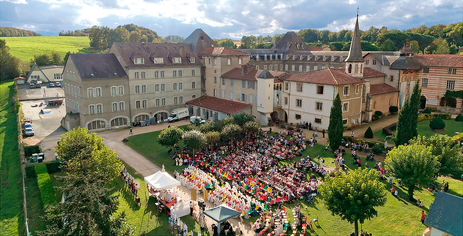 Le sanctuaire et l’institution scolaire Notre-Dame de Garaison