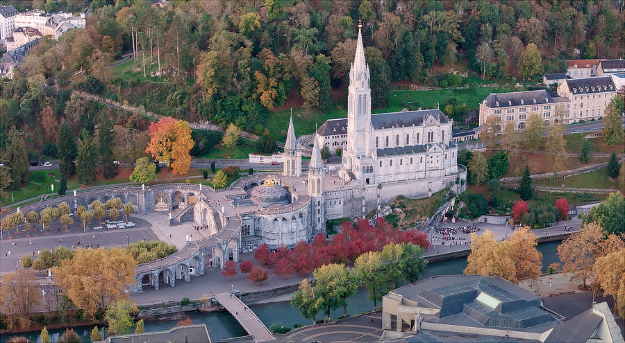 Vue aérienne de la basilique.