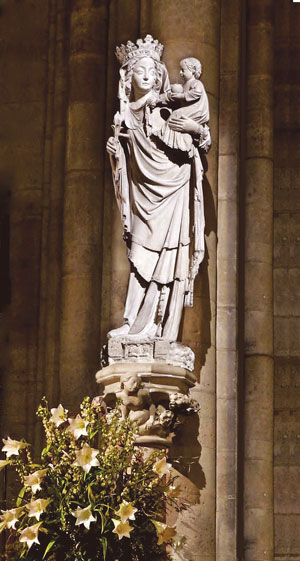 La Vierge du pilier de Notre-Dame de Paris