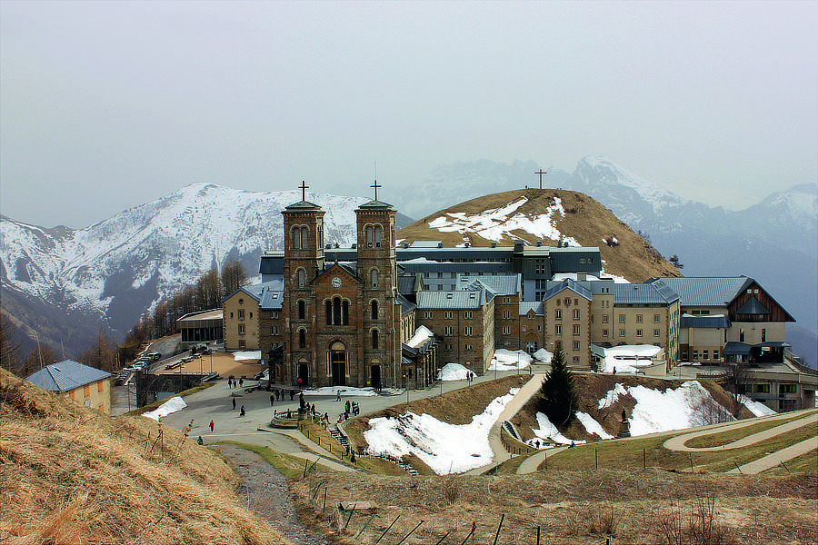 Le Sanctuaire de Notre-Dame de la Salette