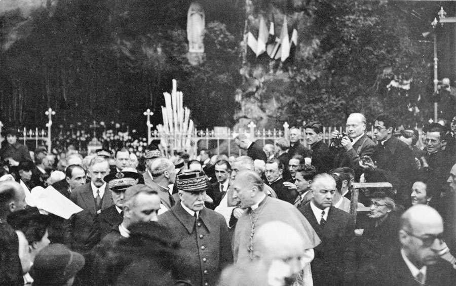 Le maréchal Pétain à Lourdes, le 21 avril 1941. Le maréchal Pétain à Lourdes, le 21 avril 1941.
