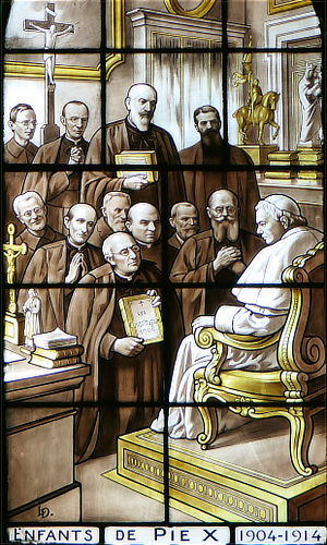 Le Père Alfred Leclerc et ses assistants présentent à saint Pie  X les nouvelles Constitutions de la congrégation des Frères de Saint-Vincent-de-Paul.