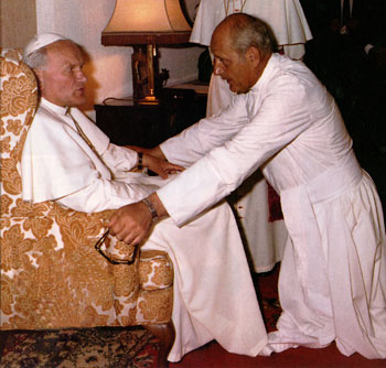 Jean-Paul et Mgr Marcinkus en 1989.